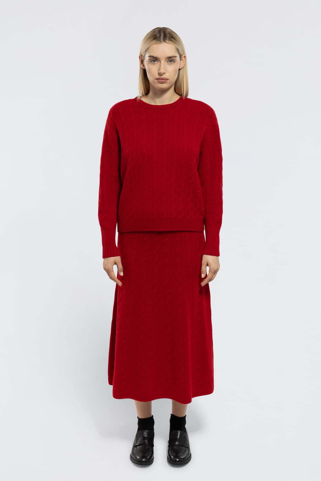 Cable-Knit Cashmere Crewneck Sweater